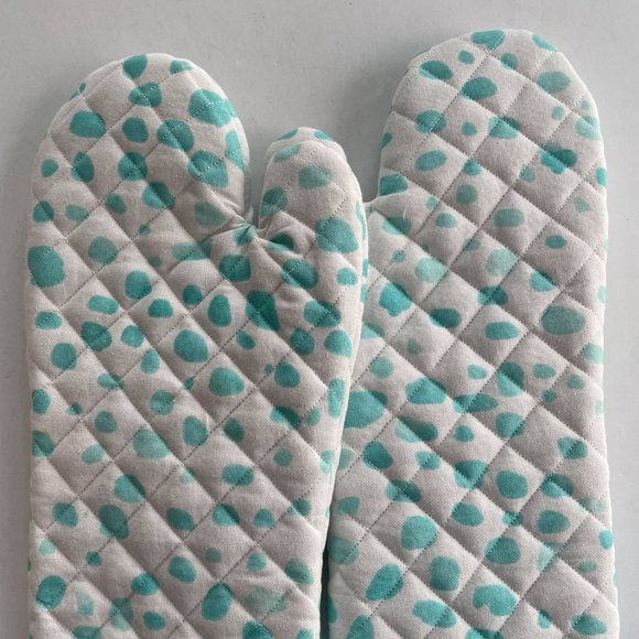 NWT- Set of 2 Oven Mitts - Picture 3 of 5